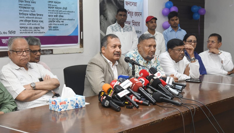 সরকার বহুদলীয় গণতন্ত্র ও ধর্মীয় মূল্যবোধ রক্ষায় বদ্ধপরিকর: তথ্যমন্ত্রী