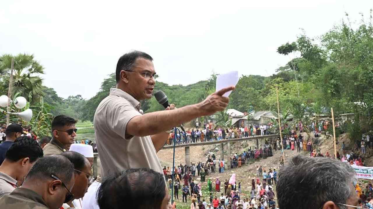গণভোট-জুলাই সনদ নিয়ে বিভ্রান্তকারীদের প্রশ্রয় দেবেন না: প্রধানমন্ত্রী