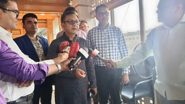 ১০ হাজার মেগাওয়াট বিদ্যুৎ সোলার থেকে উৎপাদন করা হবে : বাণিজ্যমন্ত্রী