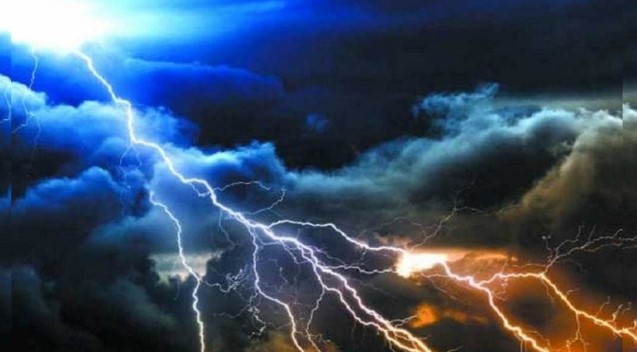 দেশের বিভিন্ন জেলায় বজ্রপাতে ১২ জন নিহত