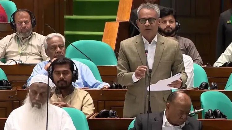 রেল দুর্ঘটনা কমাতে আধুনিক হচ্ছে পূর্বাঞ্চল ও পশ্চিমাঞ্চলের রেলপথ : সংসদে রেলপথ মন্ত্রী