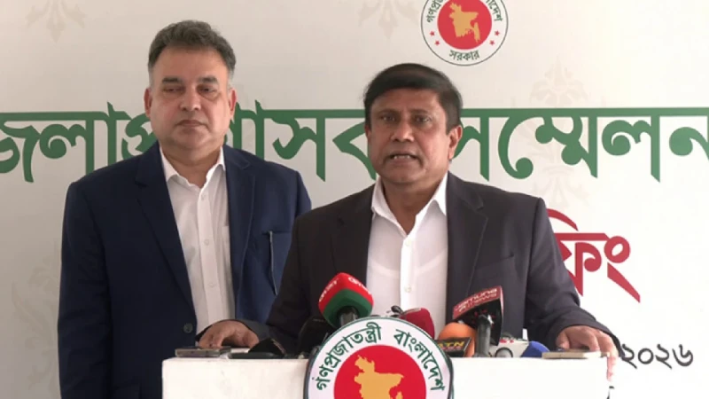 সামরিক-বেসামরিক সুসম্পর্ক ছাড়া শক্তিশালী রাষ্ট্র গঠন অসম্ভব: ডিসি সম্মেলনে প্রতিরক্ষা উপদেষ্টা
