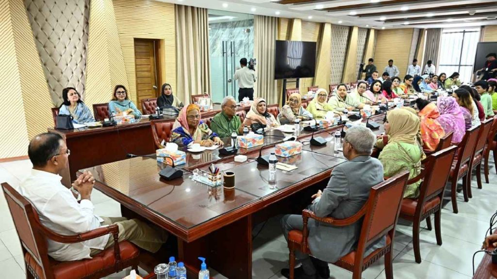 কোন এলাকায় কীভাবে কাজ, নারী এমপিদের নির্দেশনা প্রধানমন্ত্রীর
