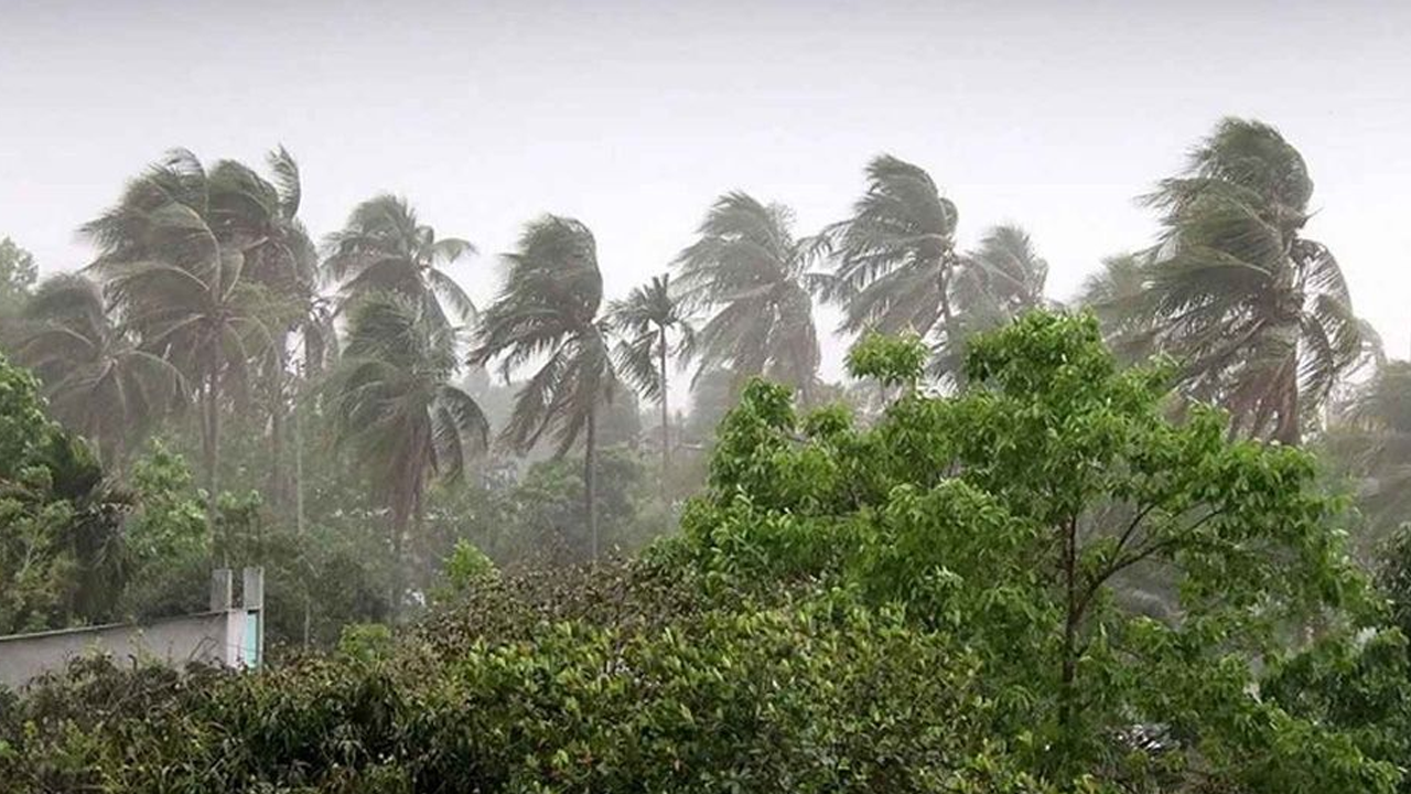 দুপুরের মধ্যে যেসব অঞ্চলে বজ্রবৃষ্টির আভাস