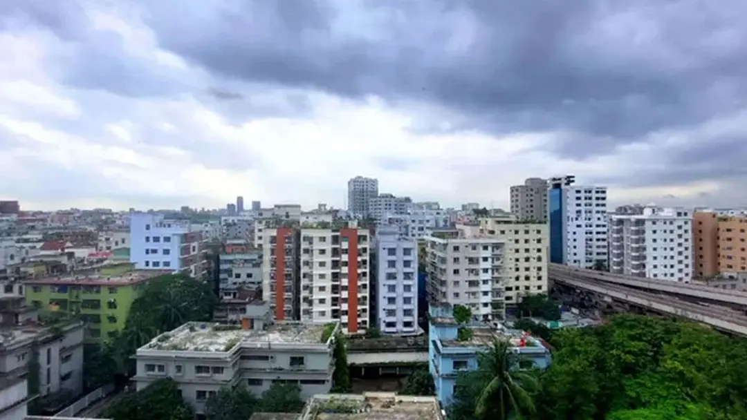 ১২ অঞ্চলে ঝড়-বৃষ্টির আভাস, কিছুটা কমতে পারে ঢাকার গরম