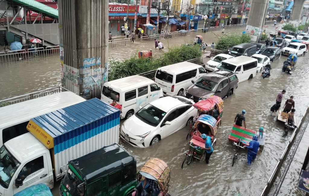 বৃষ্টিতে ডুবল রাজধানী