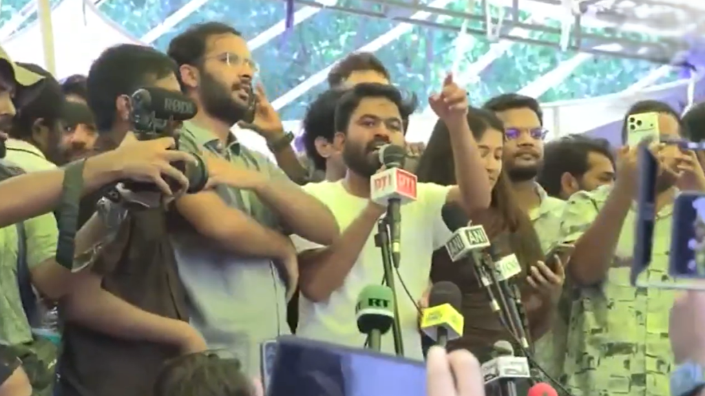 আন্দোলন এখনো শেষ হয়নি, আরও ২টি দাবি আছে: ককরোচ পার্টি