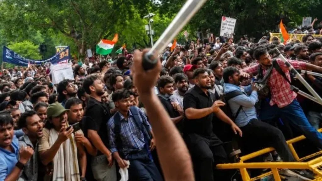 যন্তর মন্তরে ভিড় বাড়ছে, পাঁচ দফা দাবি রাহুলের 