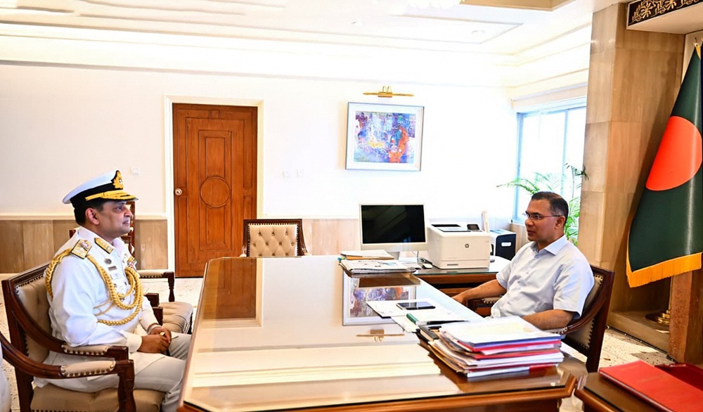 নৌবাহিনীকে একটি আধুনিক, ত্রিমাত্রিক ও প্রযুক্তিনির্ভর বাহিনী গড়ে তোলার ওপর গুরুত্বারোপ প্রধানমন্ত্রীর