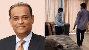 সাবেক ভূমিমন্ত্রীর গুলশানের দুই ফ্ল্যাটে সম্পদের তালিকা করছে দুদক