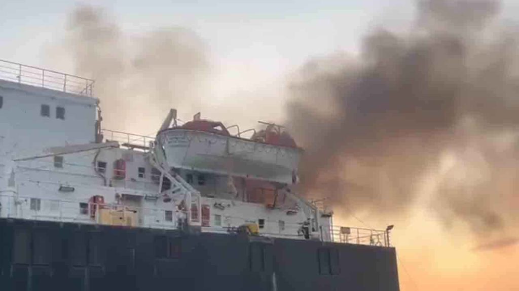 কৃষ্ণসাগরে বাণিজ্যিক জাহাজে ইউক্রেনের ড্রোন হামলা