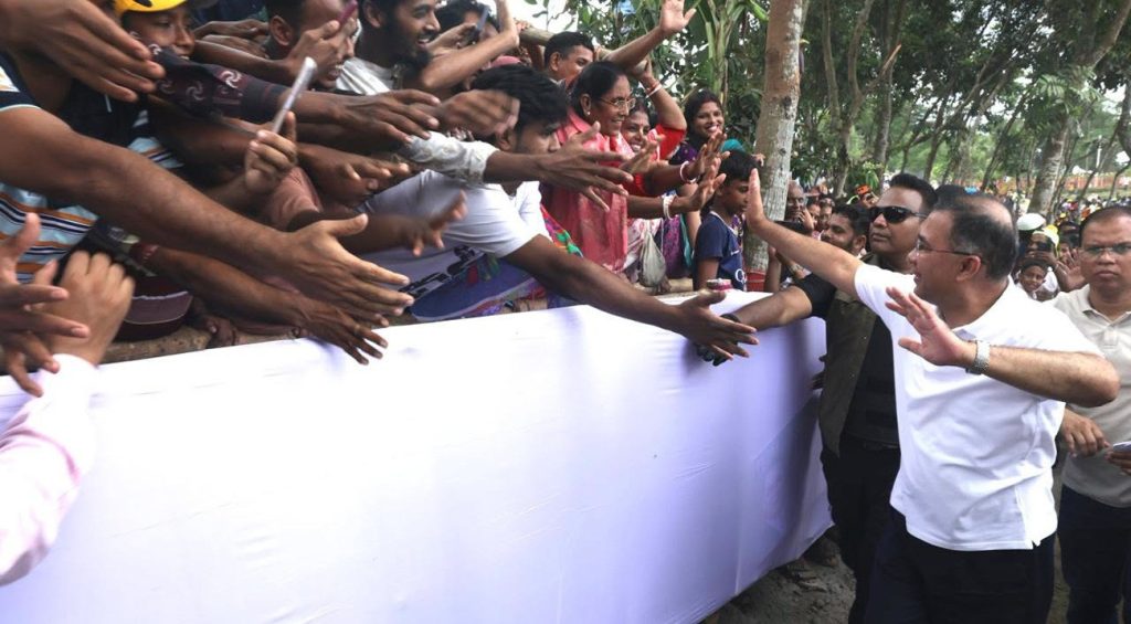 <span>ডপলার রিসার্চের জরিপ / </span>প্রধানমন্ত্রীর কাজের প্রতি সন্তুষ্টির হার সরকারের কাজের তুলনায় বেশি