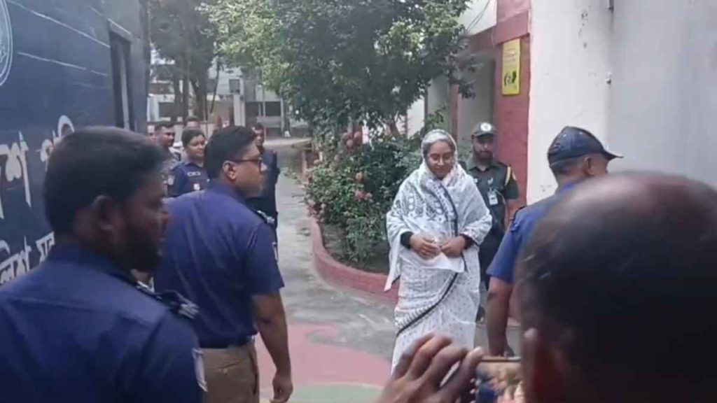 ১২ ঘণ্টার জন্য প্যারোলে কারামুক্ত দীপু মনি