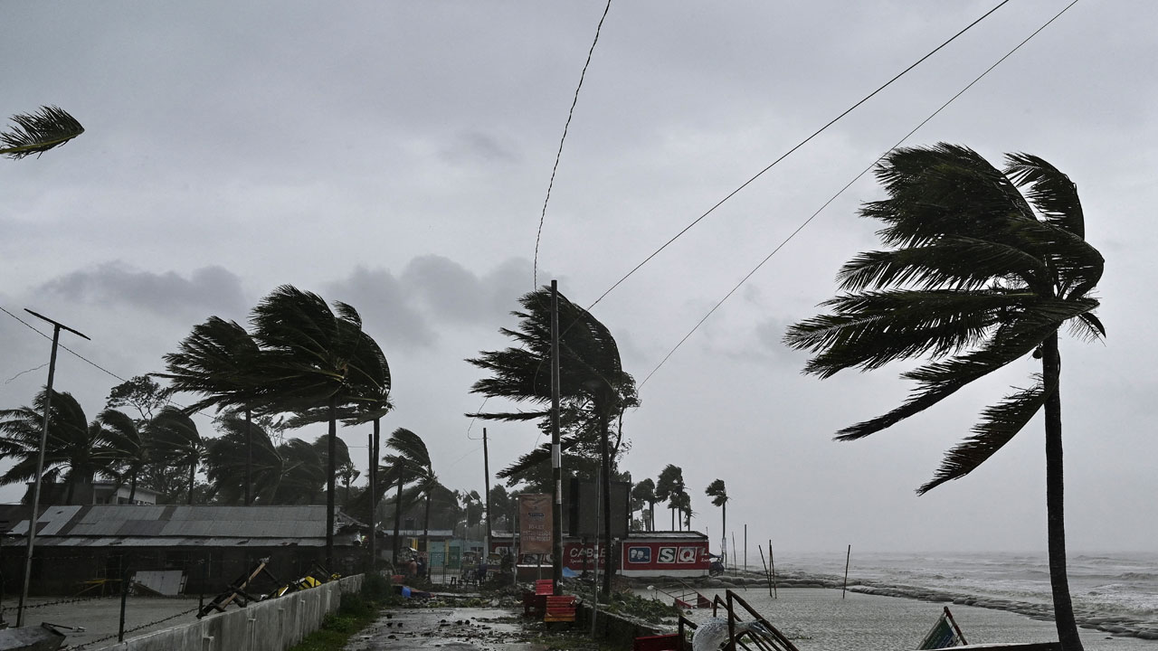 ৫ অঞ্চলে ৬০ কিলোমিটার বেগে বজ্রবৃষ্টির আভাস