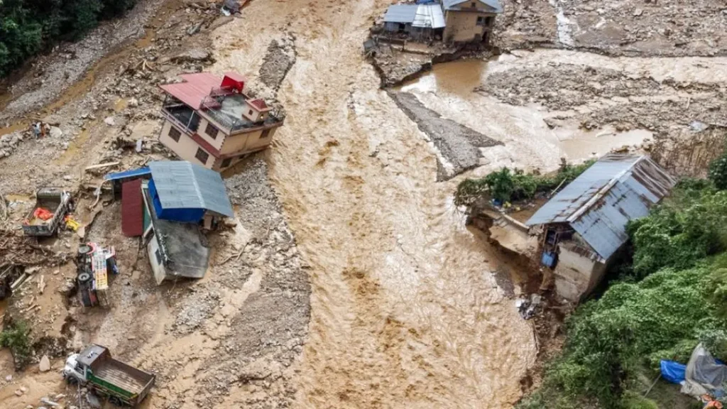 উদ্ধারকাজের মাঝেই নতুন বিপদ, নেপালে ফের বানের শঙ্কা